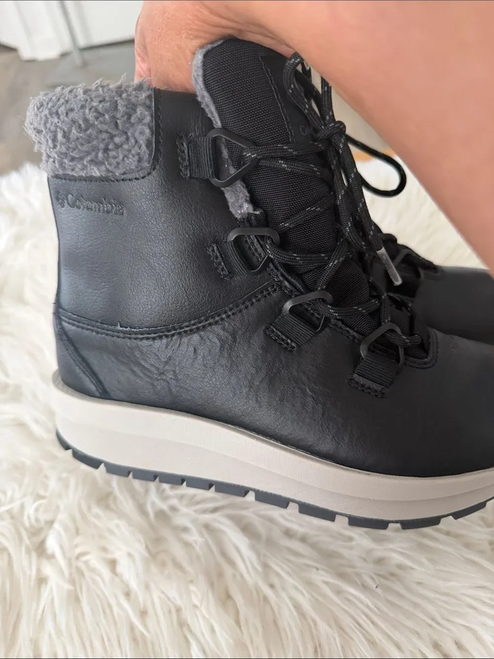 Columbia Kids Black Faux-Fur Lined Snow Boots Size 6
